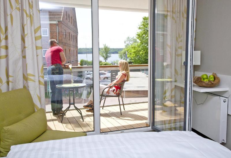 Double Room with Balcony image 1