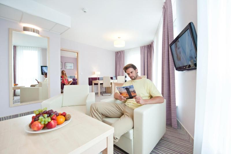 One-Bedroom Apartment image 4