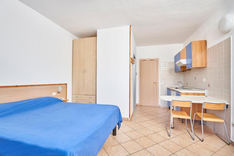 Studio with Sea View image 4