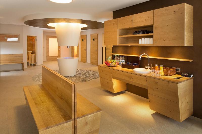 One-Bedroom Apartment image 3