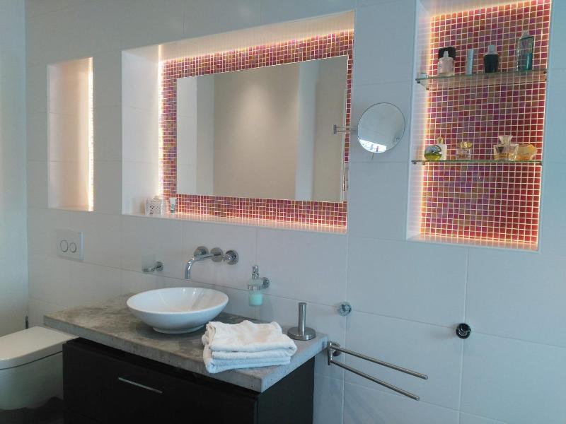 Family Room with Shared Bathroom image 3