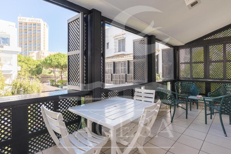 One-Bedroom Apartment image 4