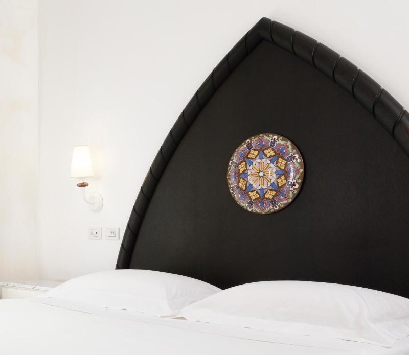 Superior Double Room image 4