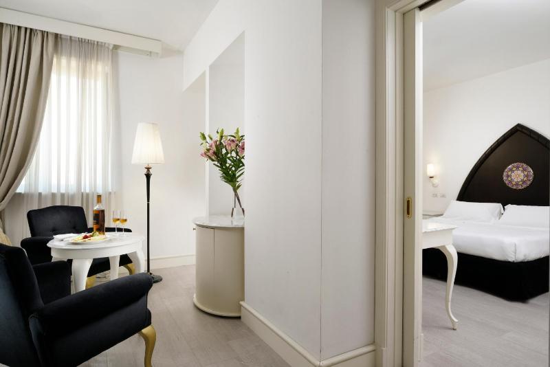 Superior Triple Room image 1