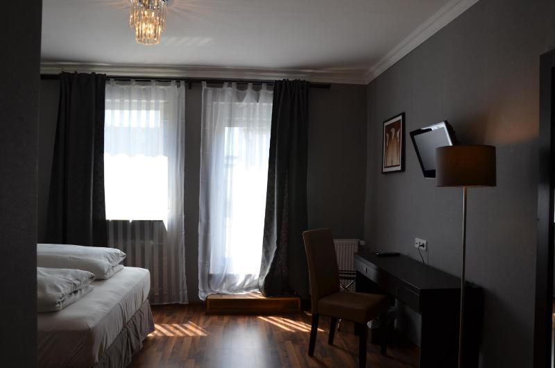 Double Room image 1