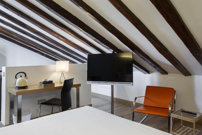 Double Room with Whirlpool image 3