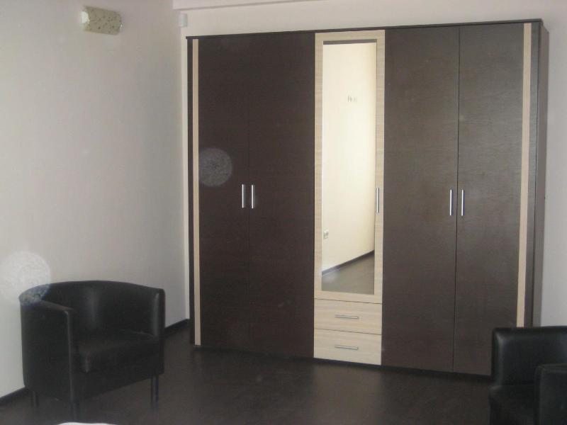 One-Bedroom Suite image 2