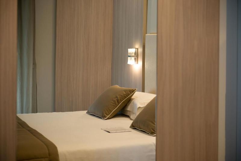 Double Room (1 Adult) image 4