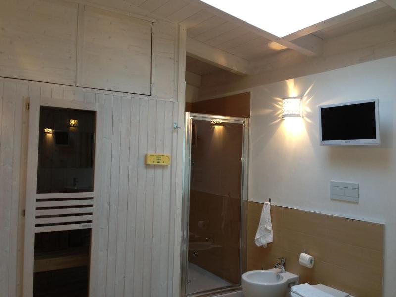 Junior Suite with Sauna image 3