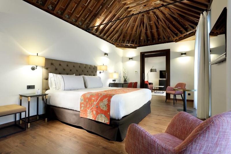 Junior Suite image 1