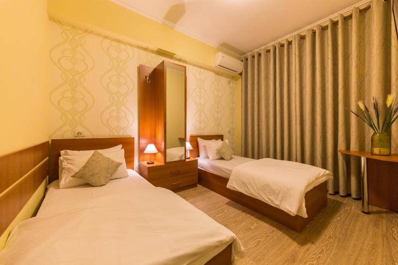 Standard Double or Twin Room with Balcony image 3