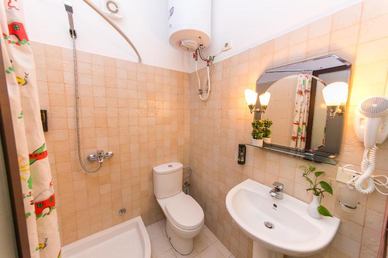 Economy Double Room with Balcony image 2