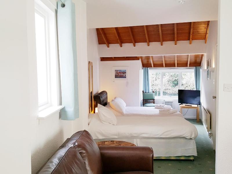 Standard Triple Room image 4