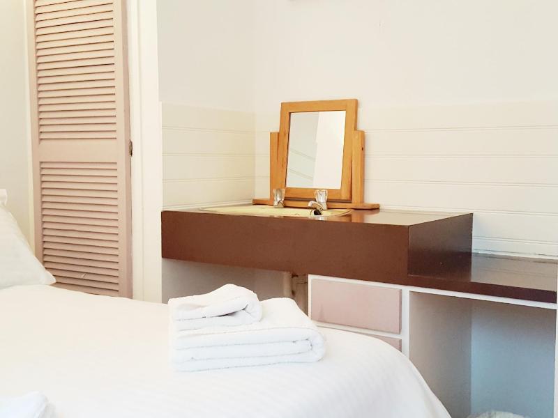 Standard Suite image 3