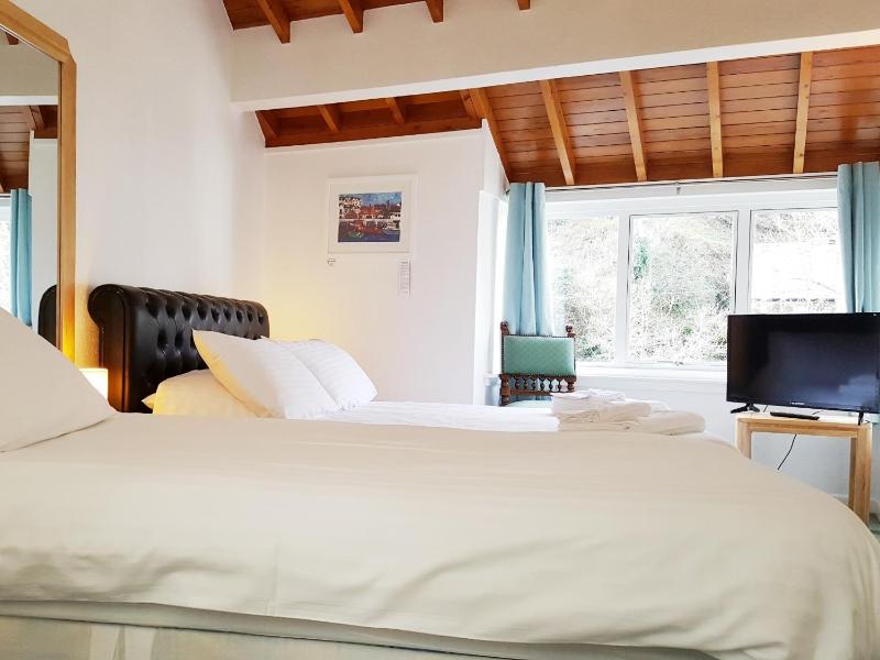 Standard Triple Room image 3