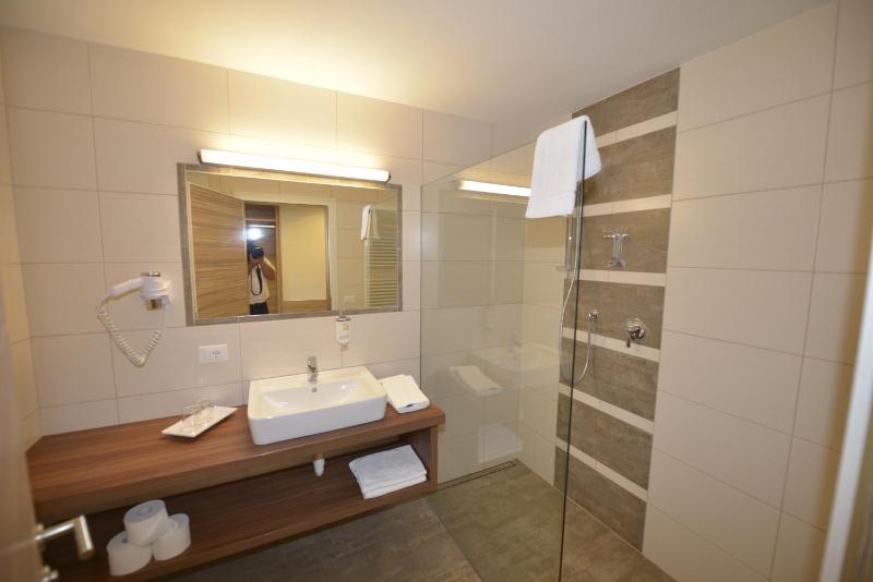 Superior Double Room with Garden View image 2