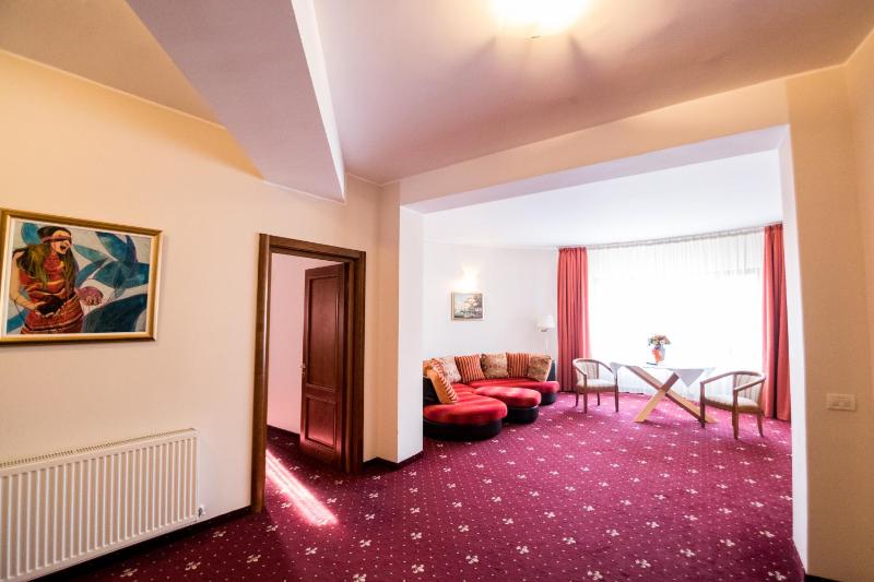 Two-Bedroom Suite image 3
