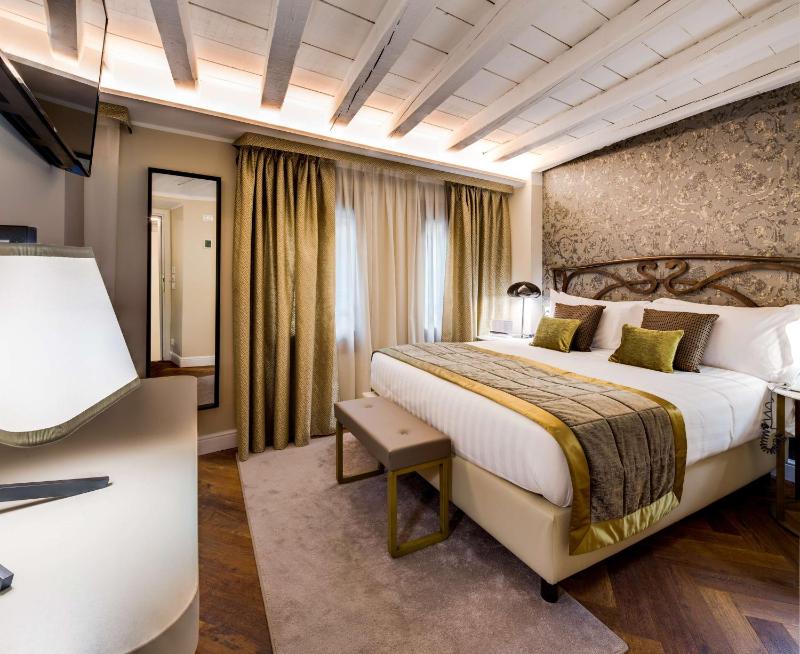 Superior Room image 3