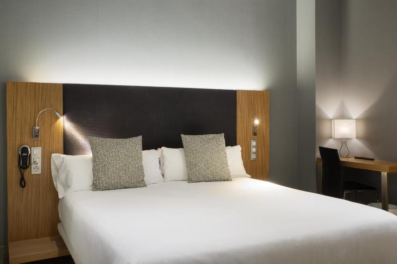 Quadruple Room (4 Adults) image 1