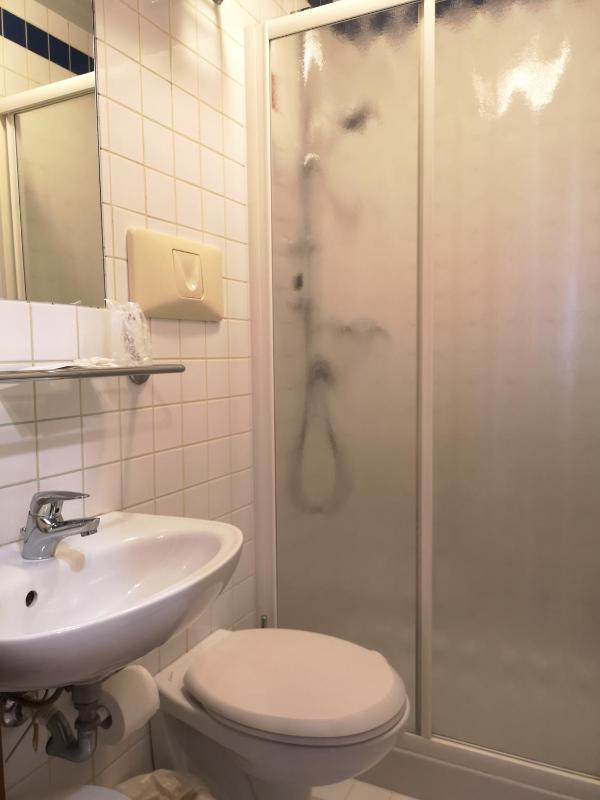 Double or Twin Room image 3