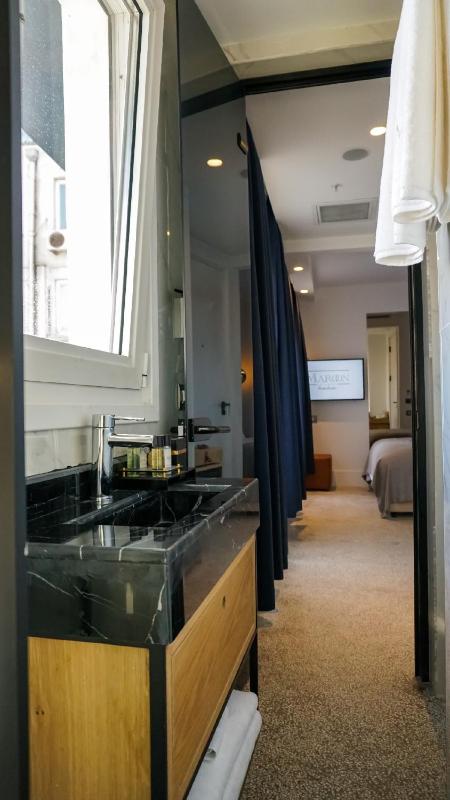 Superior Double Room image 3