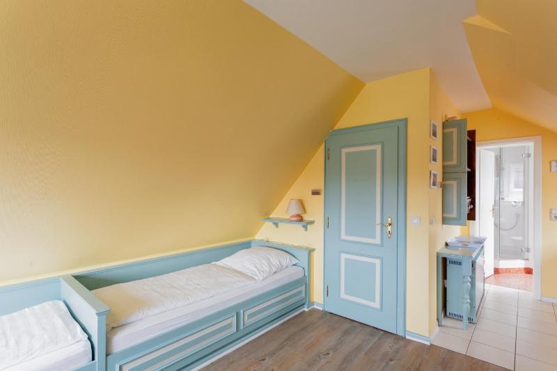 Standard Studio - Attic image 4
