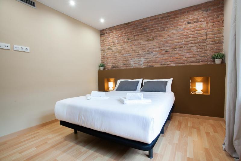BBarcelona Sagrada Familia Flats - image 2