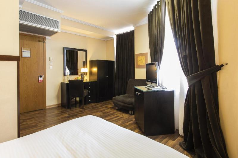 Superior Double Room image 4