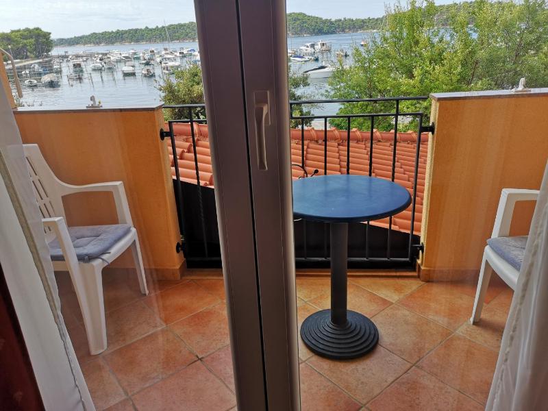 Double Room with Balcony and Sea View image 3