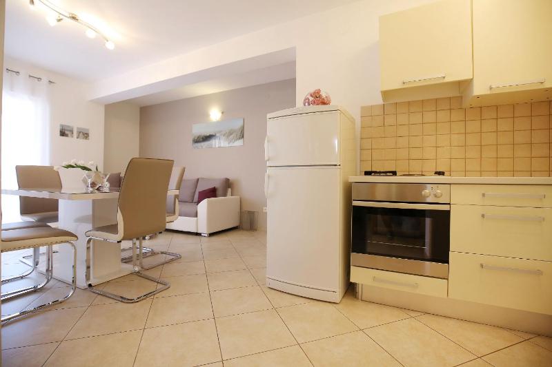 Apartment image 4