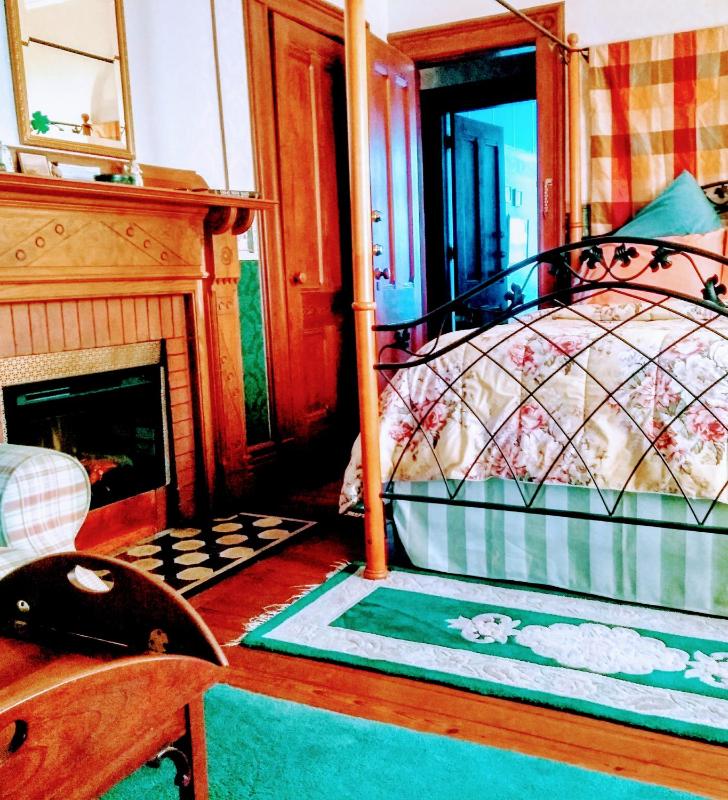 Superior Queen Room image 4