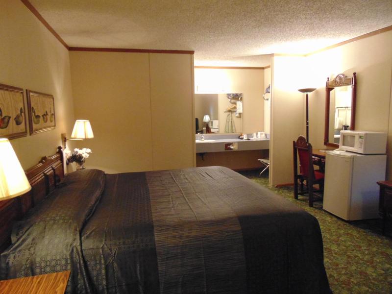Large Single Room image 2