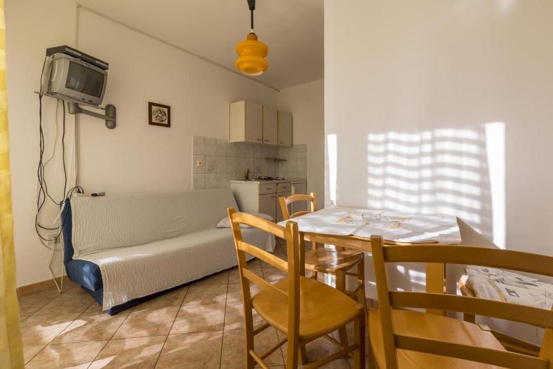 One-Bedroom Apartment with Balcony and Sea View image 1
