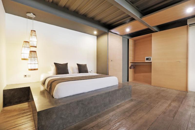 Clio Apartment - image 24