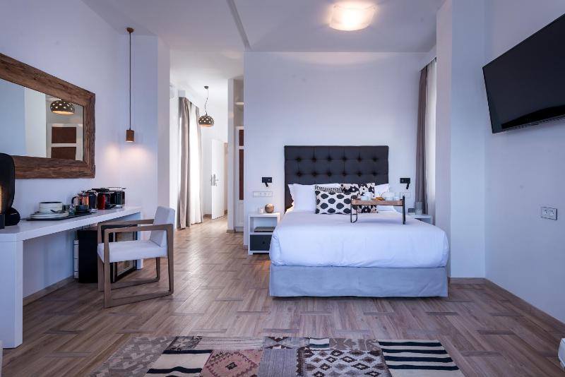 Junior Suite with Panoramic Sea View image 2