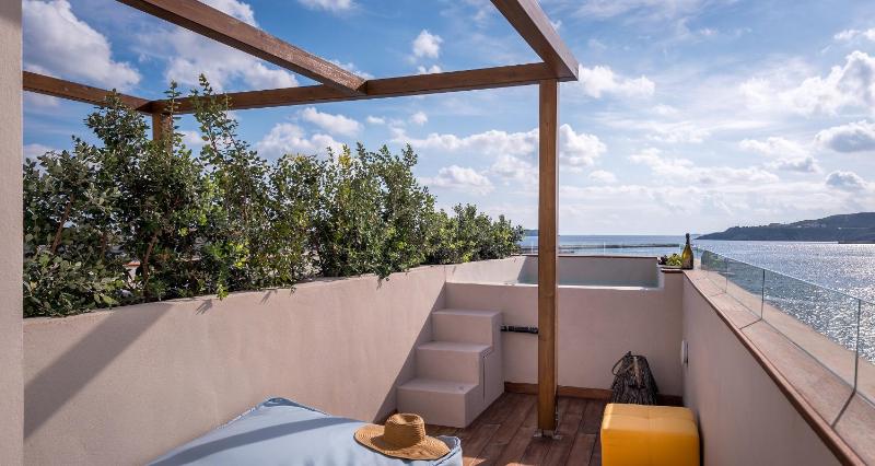 Suite with Private Pool image 4