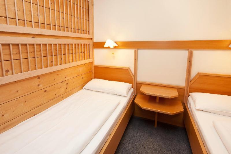 Two-Bedroom Apartment with Street View - West Side image 3