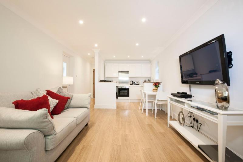 Apartment image 3