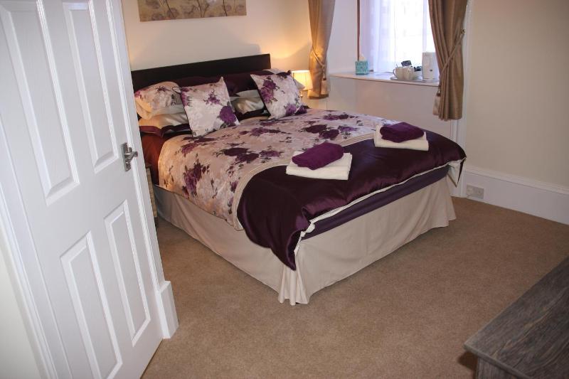 Double Room - Ground Floor image 3