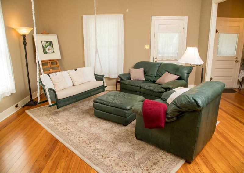 Studio B Guest House - image 12
