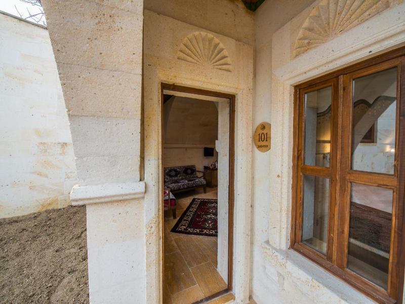 King Room image 3