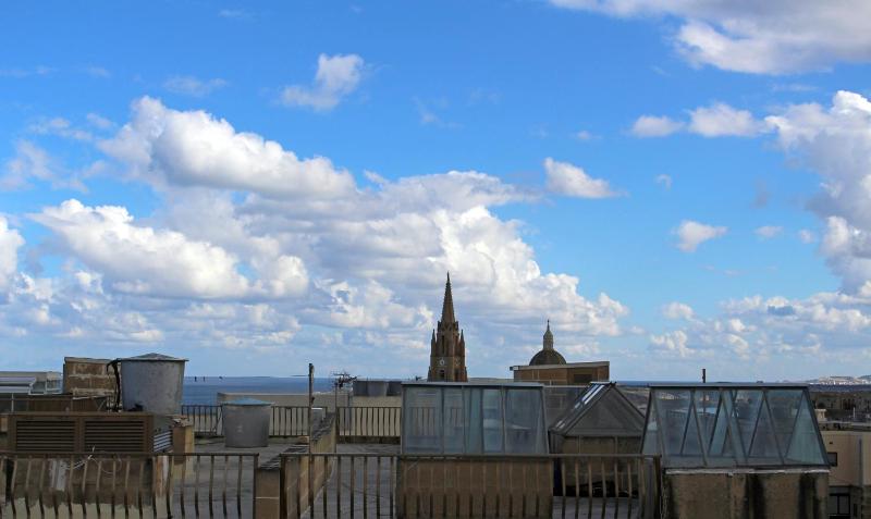 Deluxe Double Room with Balcony and Sea View image 3