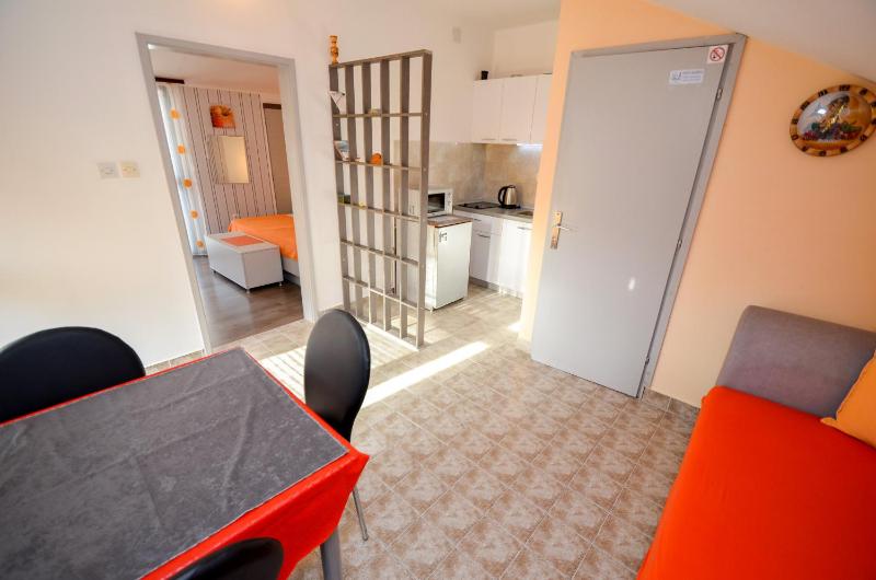 Apartment The Sea Coast - image 10