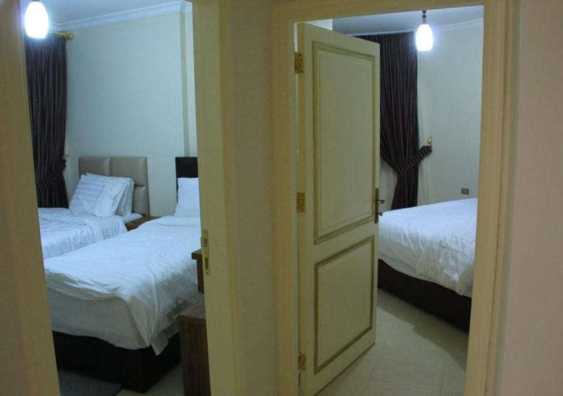 Shami Plaza Hotel - image 13