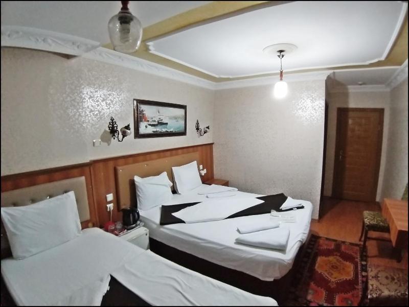 Triple Room image 3