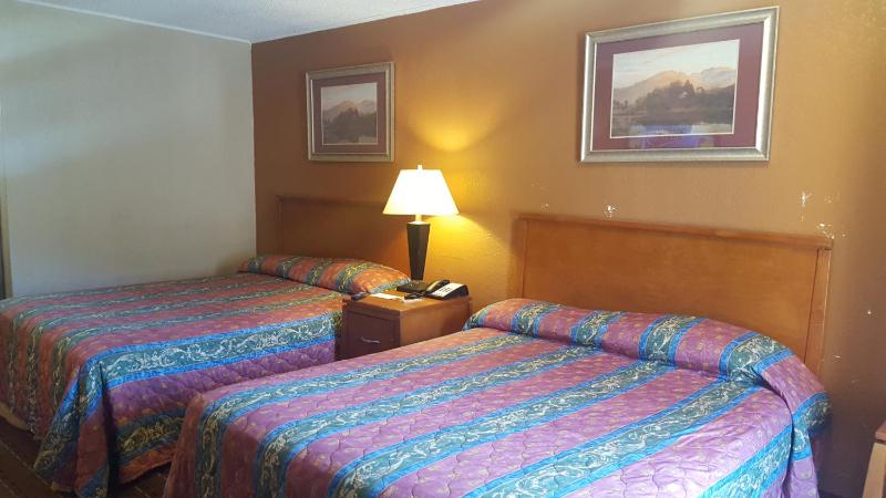 Double Room with Two Double Beds - Non-Smoking image 3
