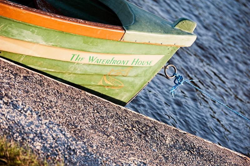The Waterfront House Country Home - image 8