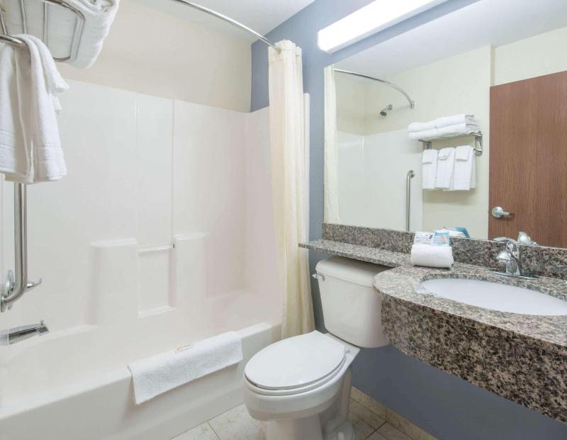 One Bedroom Suite - Non-Smoking image 2