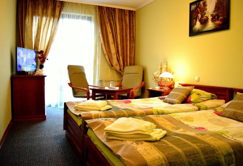 Economy Double Room image 4