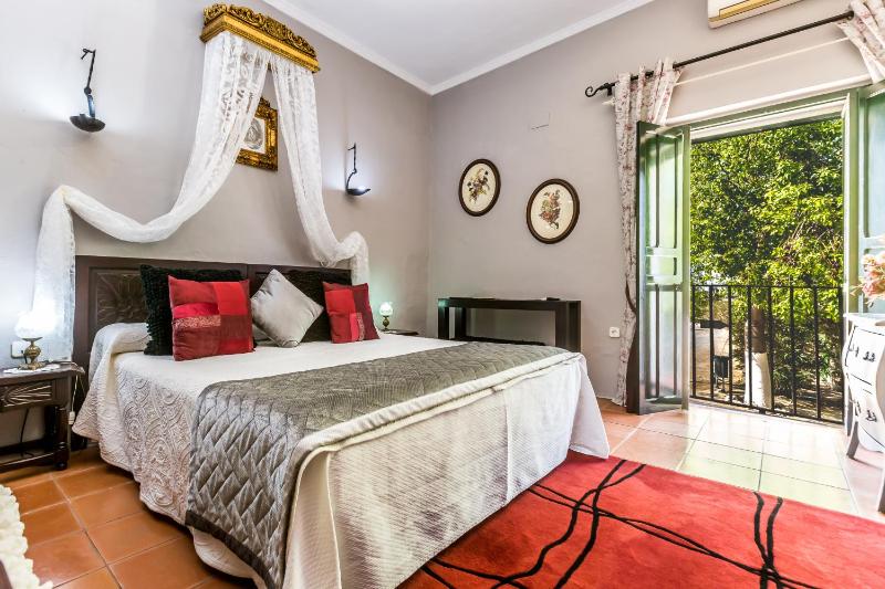 Double or Twin Room with Views image 1